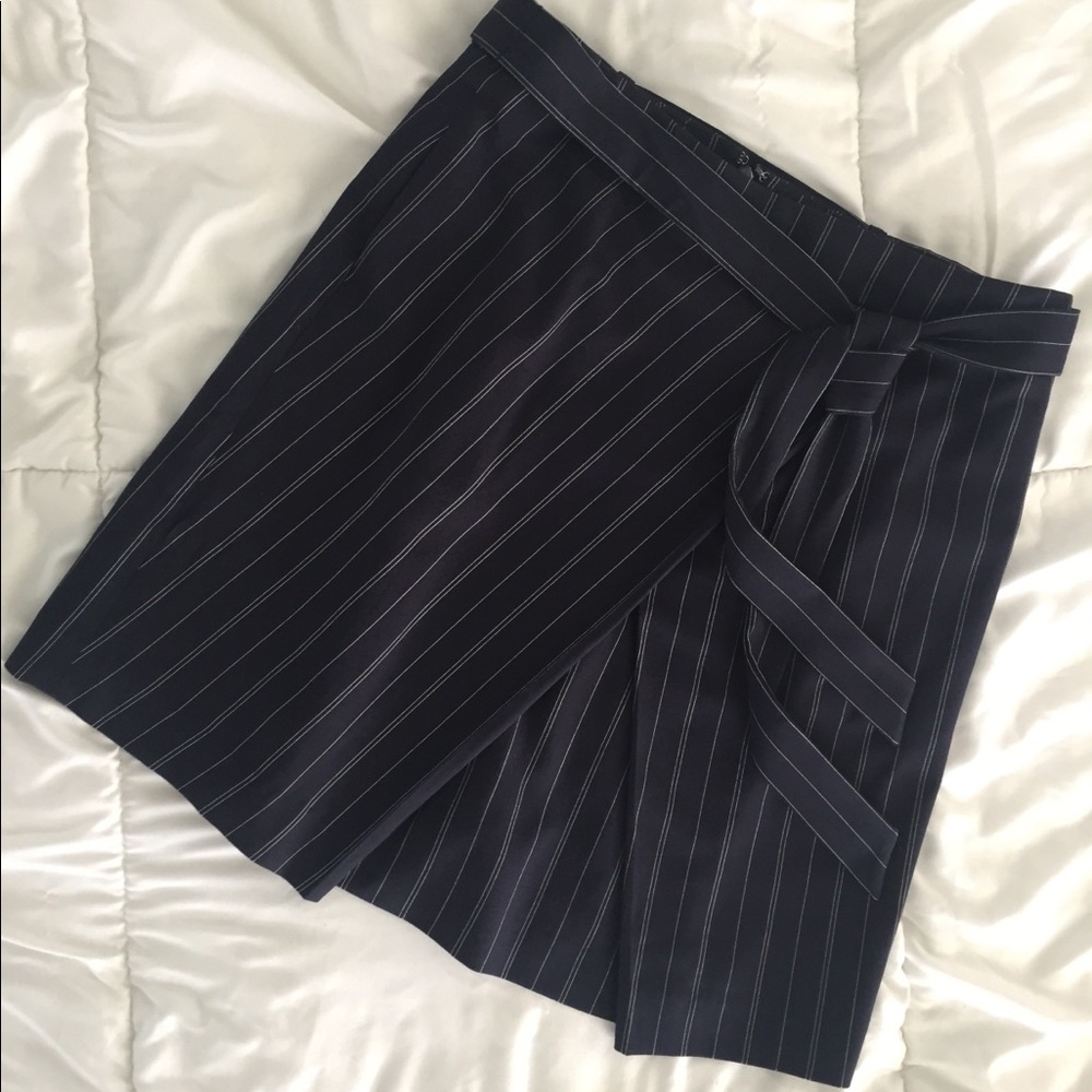 NWT Banana pinstripe skirt